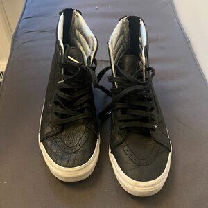 VANS Black High Top with Heel Zipper - Women's 7.5/Men's 6.0 - Model 721356